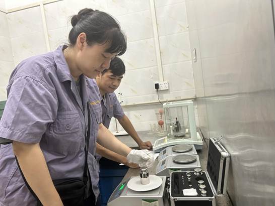持續(xù)精準施“測” 賦能企業(yè)活力——柳州市計量所深入木材加工企業(yè)開展計量器具檢定服務